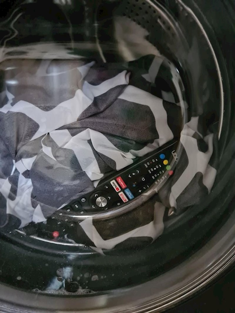 Cijelo popodne traži daljinski