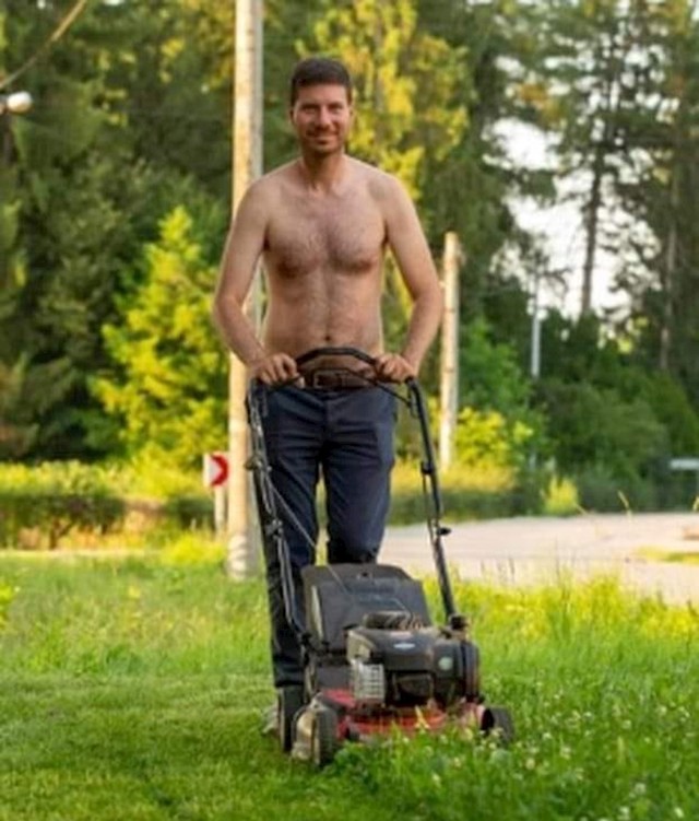 Bonus fotka: Njonjo je mnoge podsjetio na jednog drugog mišićavka
