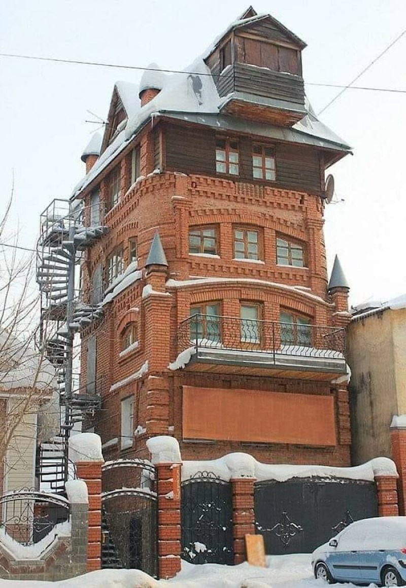 Netko nije mogao stati pa su se katovi samo nizali