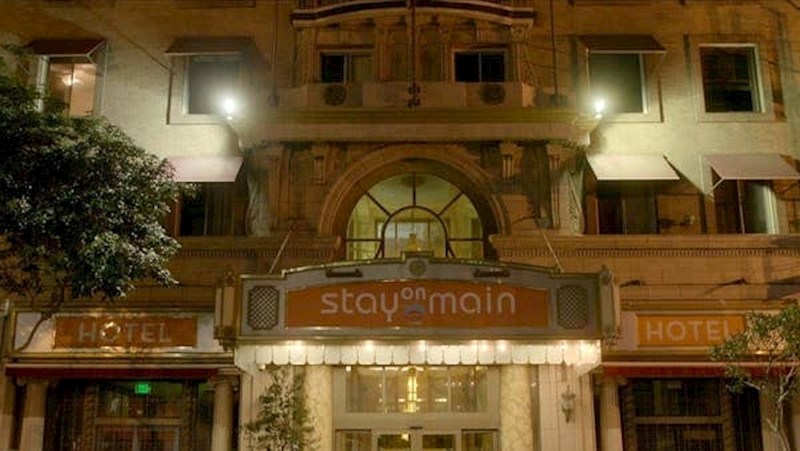 Nakon renovacije 2007. godine postao je kombinacija hostela, hotela i stanova za najam