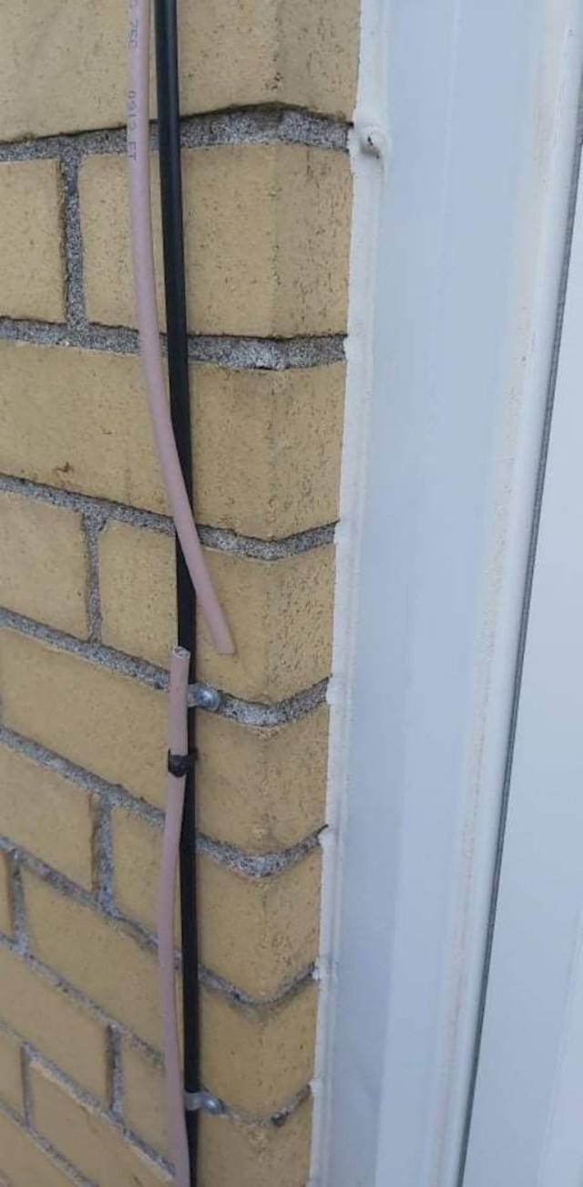 Netko mu je prerezao kabel od interneta