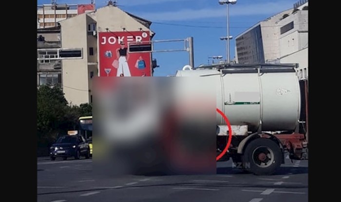 Fotka iz Splita ostavila ljude u šoku: Pogledajte kako se ovaj tip vozi na posao