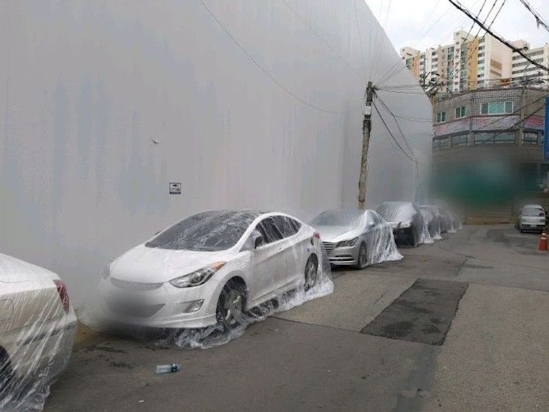 Izvođač radova dužan je zaštiti okolinu od buke i prašine