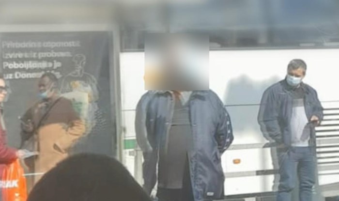 Neobjašnjiva fotka iz Zagreba: Morate vidjeti kako je tip upotrijebio masku