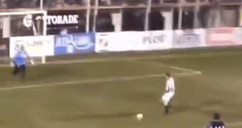 Nogometaš je došao sad pred golmana, a onda je izveo nešto neviđeno!