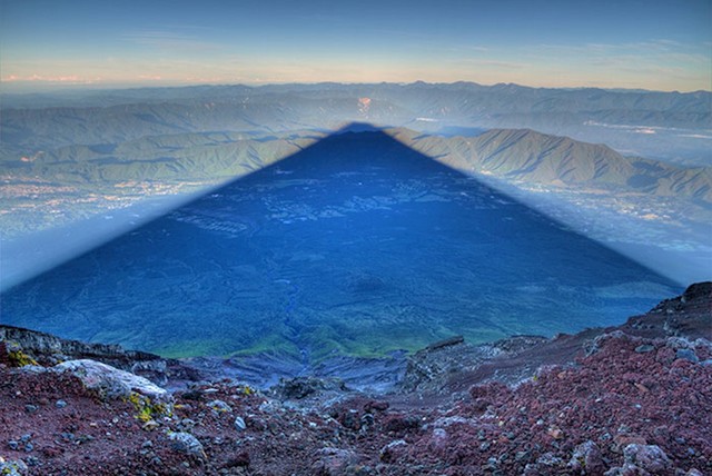 Mt. Fuji i više od 20 kilometara dugačka sjena
