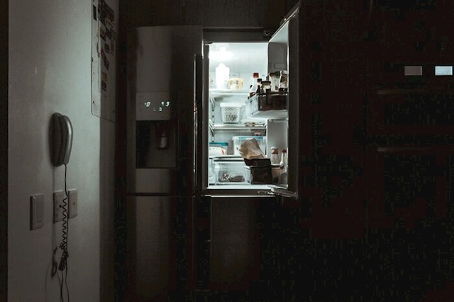 " Kad sm poželio svratiti u pekaru nakon posla, ali mi je neki unutarnji glas rekao pa imaš kući hrane.."