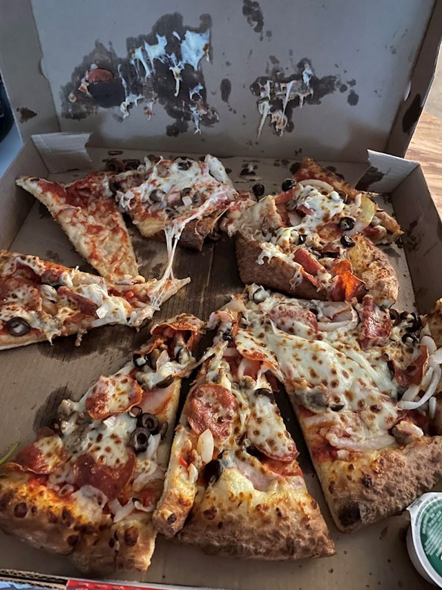 Pizza dostavljena