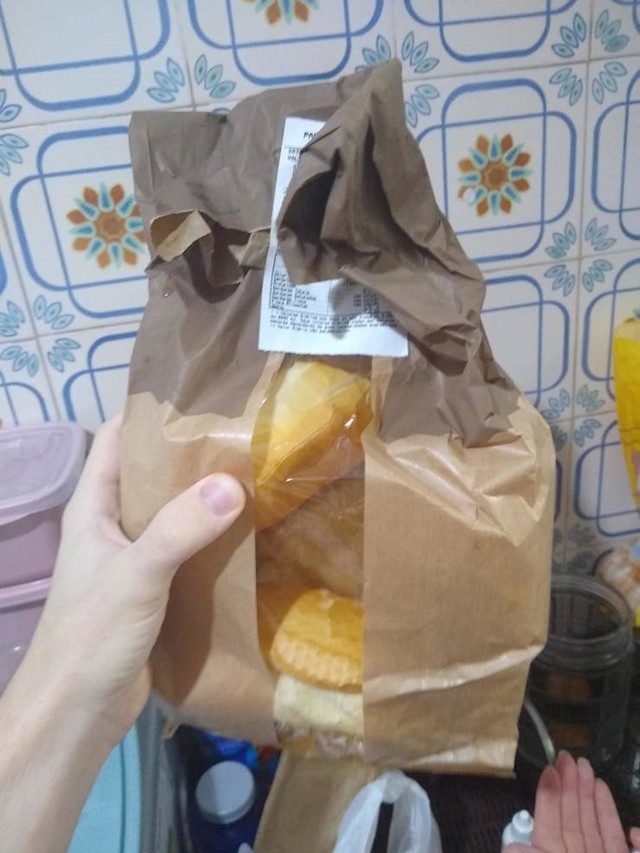 Ova kartonska vrećica koja izgleda mokra