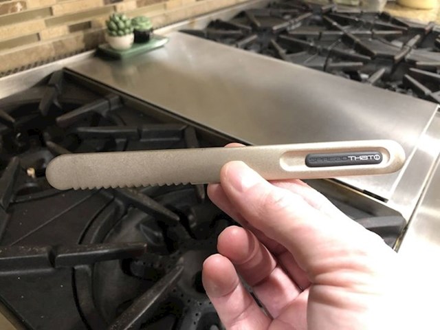 Nož za maslac koji se zagrijava