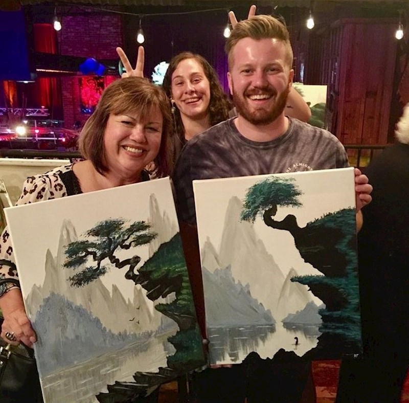 Mama i ja smo išli na tečaj slikanja. Super smo se proveli. Jako dugo nisam bila tako sretna.