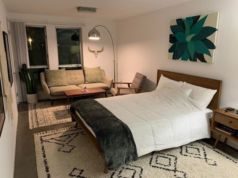 Stan diijelim s cimerima, ovo je moja soba koju sam napokon uredio