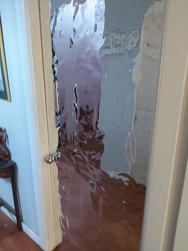 Vrata u kući izgledaju kao tajni portal