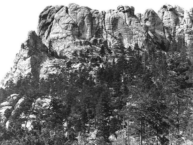 Mt. Rushmore u izgradnji
