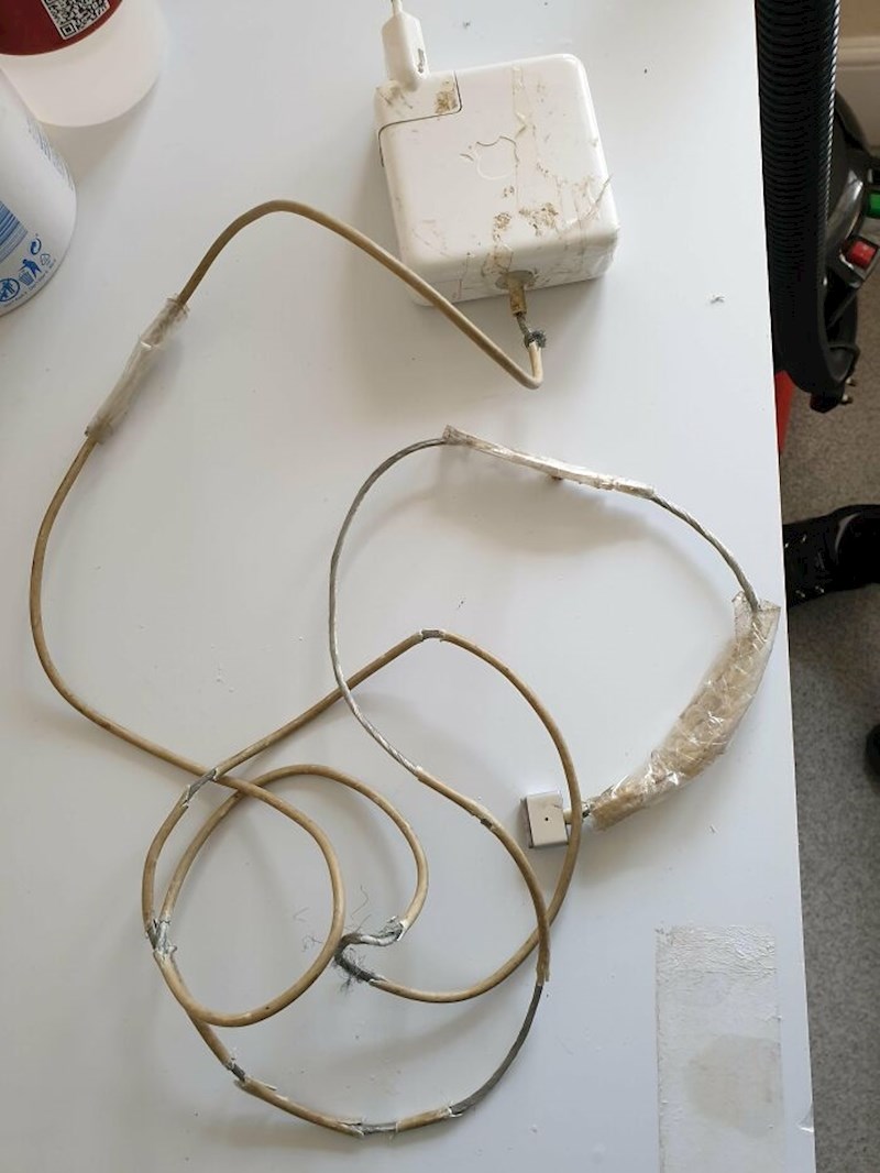 Žalio se da mu se laptop puni sporije nego inače, ovo je kabel