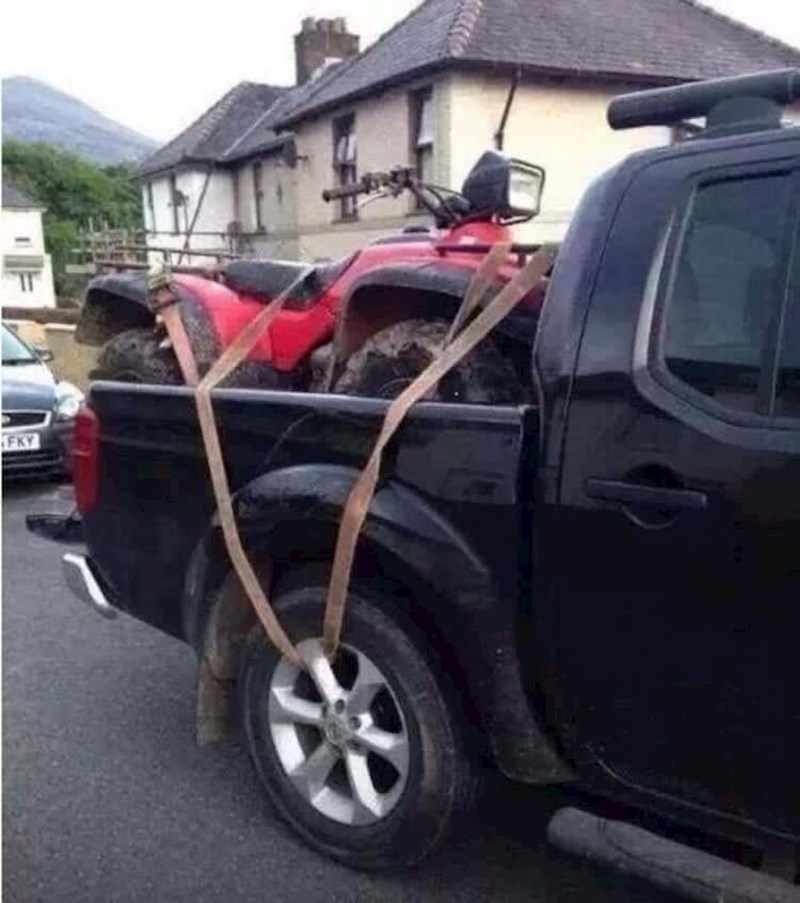 Zanima nas kako je prošlo kad su krenili ili su prije shvatili da je ideja vezanja među felgama suluda