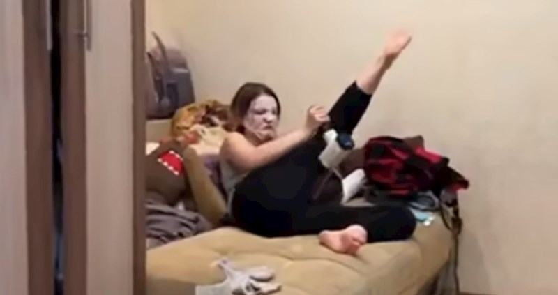 Snimio je noćnu rutinu svoje djevojke, internet umire od smijeha