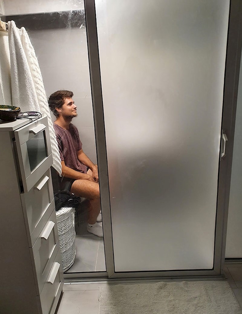 Napokon im je gotova renovacija wc-a,mislite da su zadovoljni?