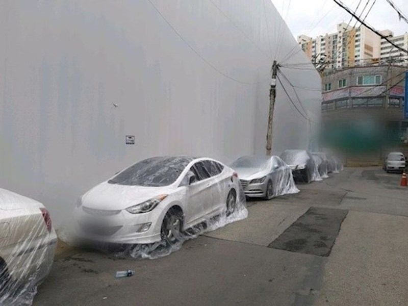 Izvođač radova dužan je zaštiti okolinu od buke i prašine