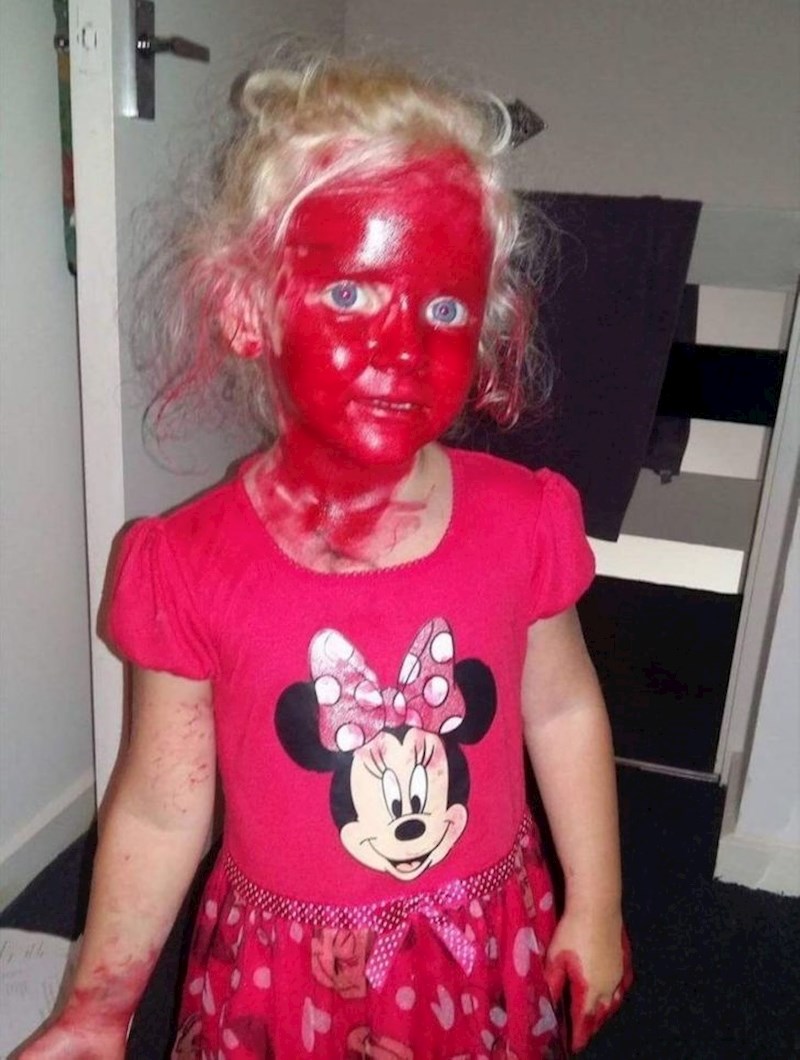 "Moja mala sestra je pronašla mamin ruž i skoro nam zadala srčani udar"