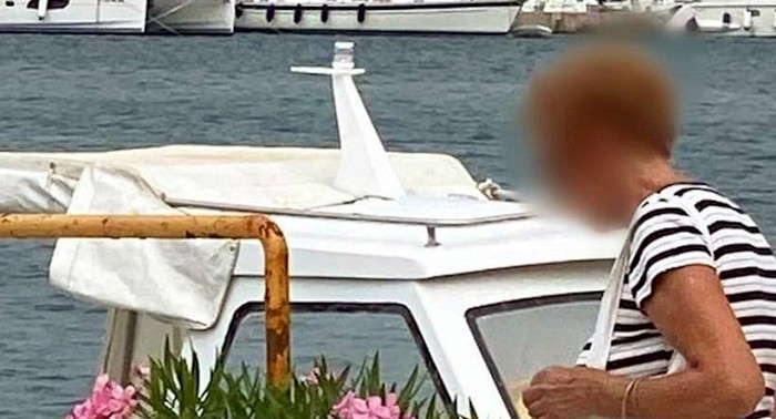 Žena zbog natpisa na torbi nasmijala Dalmatince, postala hit na Fejsu