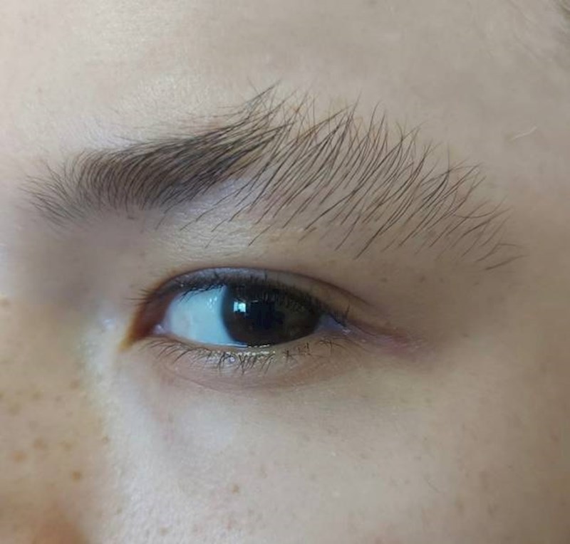 Ovo su moje prirodne obrve