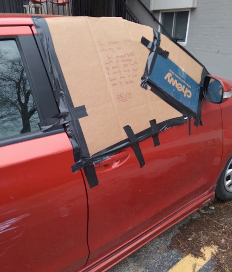 Netko mi je provalio u auto da ukrade upaljač