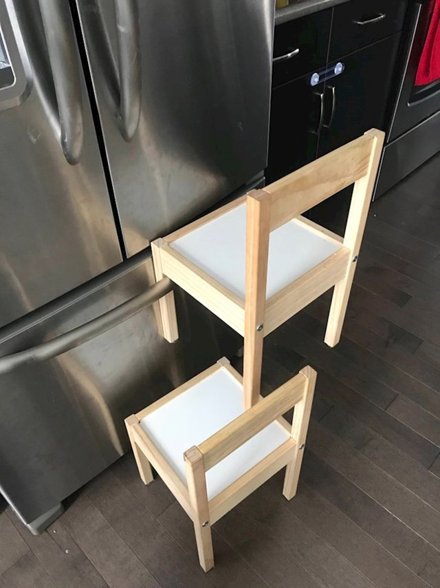 Moja kćer je budući inženjer; ovo je napravila kad je pokušavala dohvatiti nešto s hladnjaka