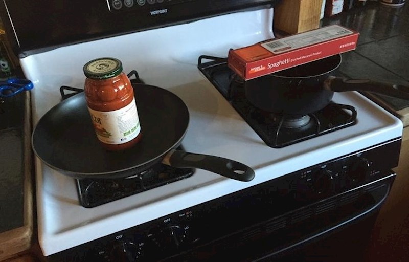 Sin mi daje suptilne signale što mu se jede