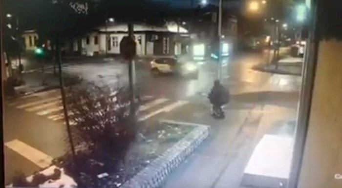 VIDEO Stravična prometna nesreća u Srbiji, majka i dijete za dlaku izbjegli sigurnu smrt