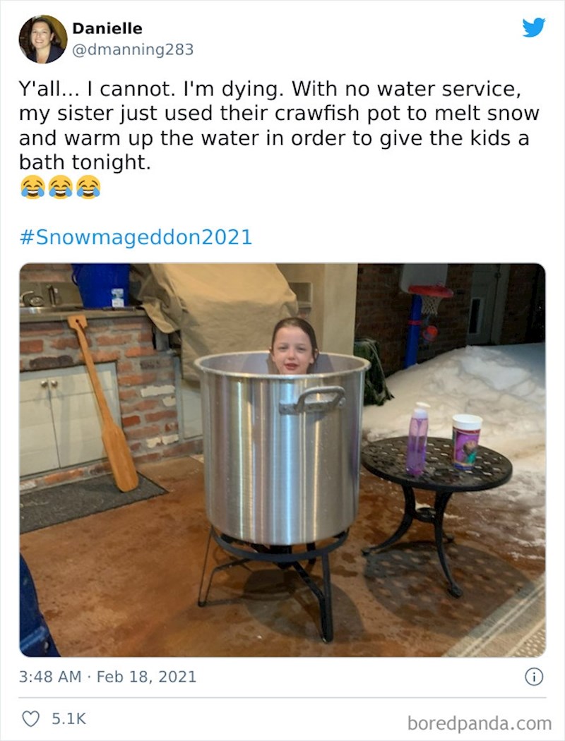 OStali su bez vode, pa je žena ovako otopila led i ugrijala vodu da može okupati djecu