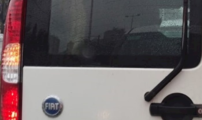 Netko u Zagrebu markerom dodaje jednu riječ na automobile marke Fiat, prilično je smiješno