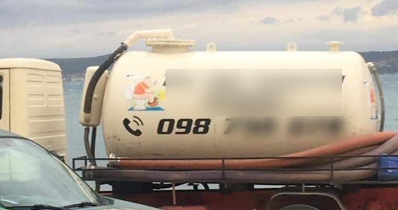 Urnebesna fotka s Pašmana: Tip je vrlo iskreno oglasio svoju tvrtku i nasmijao sve