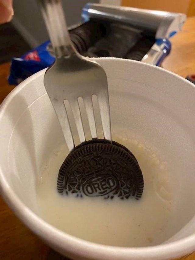Oreo i slične kekse stavite na vilicu i ruke će vam ostati čiste