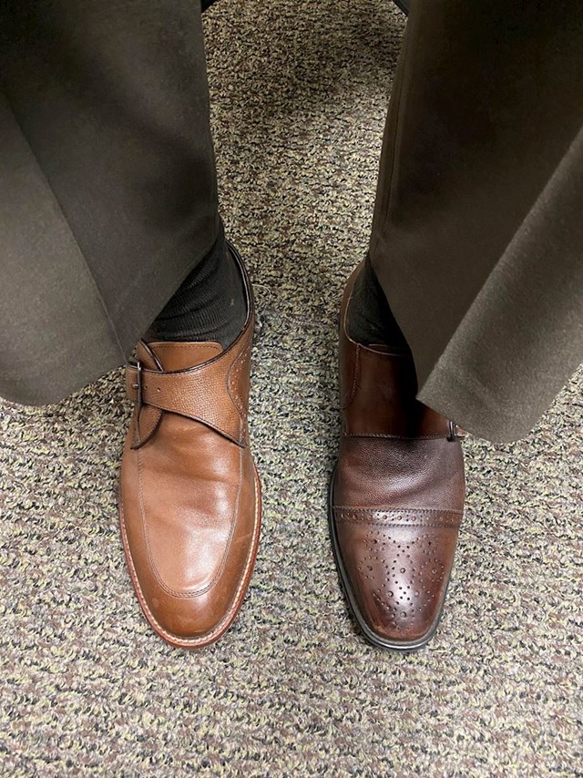 Obukao je dvije različite cipele da pita ženu koje su bolje i zaboravio na to