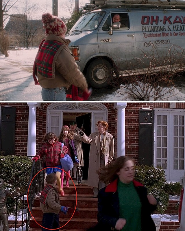 Redatelj je jako pazio na detalje. Primjerice, u Sam u kući 2 Fuller nosi istu jaknu kao Kevin u prvom dijelu (Kevin ju je prerastao)