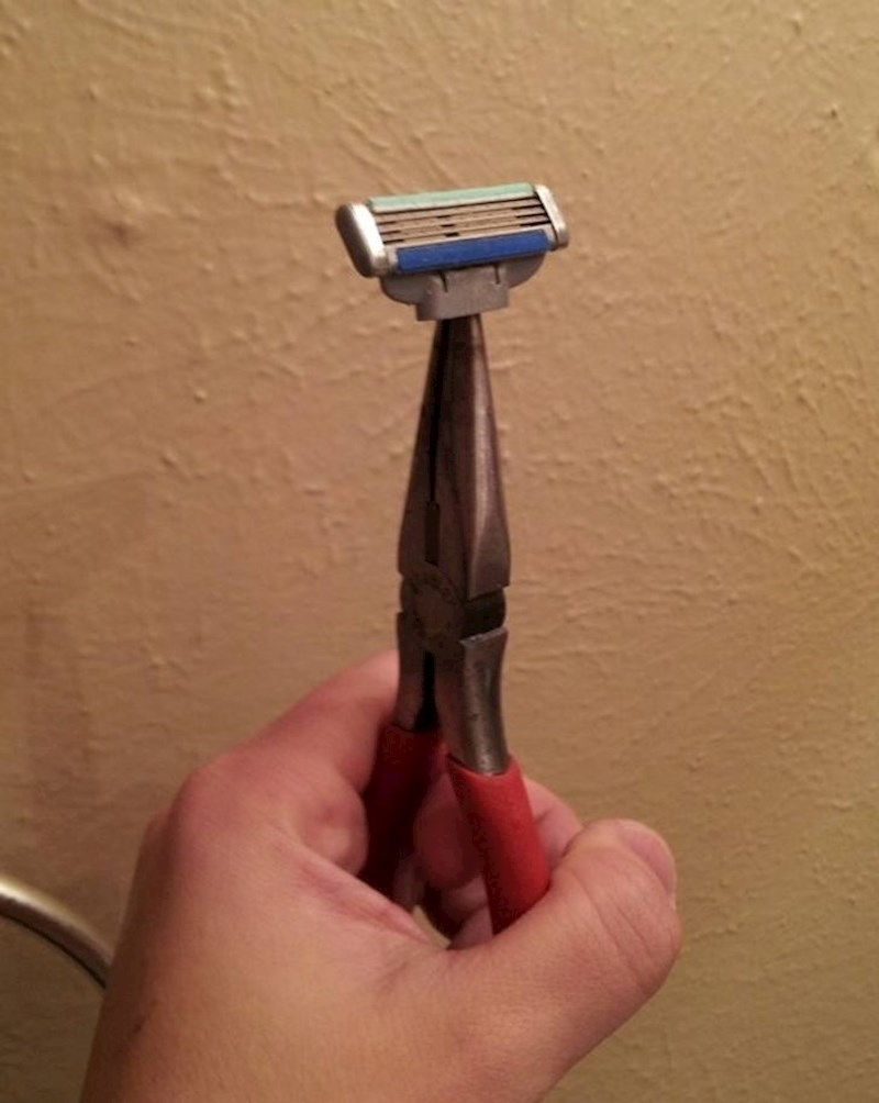 Nikako da kupim novu britvicu, ali zapravo dobra je i ova