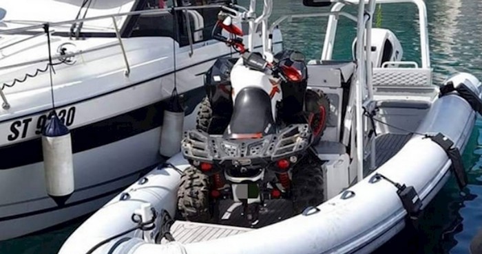 Video sa Šolte je apsolutni hit: Pogledajte kako je tip uspio "parkirati! quad na gumenjak