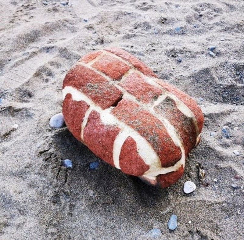 Komad cigle koju je oblikovalo more