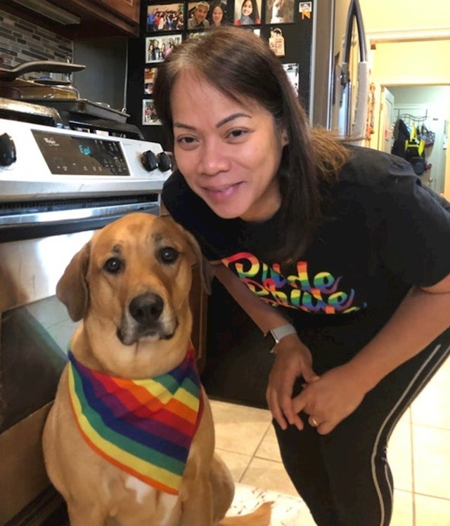 "Mama mi je poslala ovu fotku nje i našeg psa kako bi mi pružila podršku i pokazala "ponos" (pride); jako me razveselila."