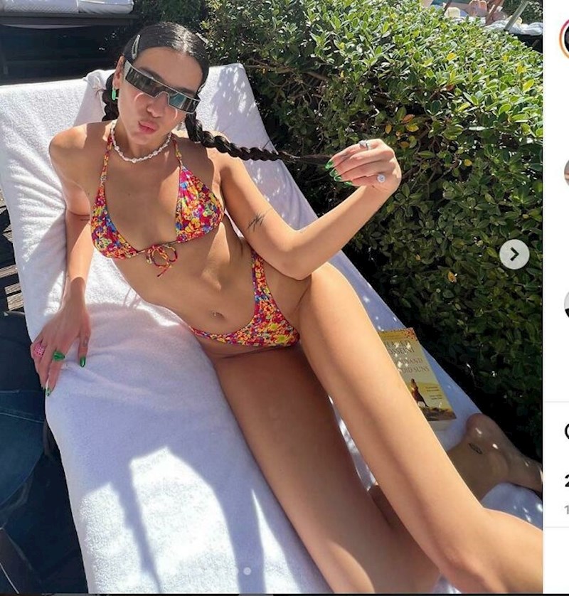 Jesu ovo najduža i najtanja bedra ikad? Nažalost zaboravila je urediti potkoljenicu.