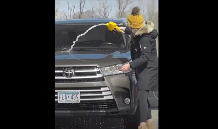 Kakav fail! Čula je da se na benzinskoj može i oprati auto, ali nije razmislila do kraja