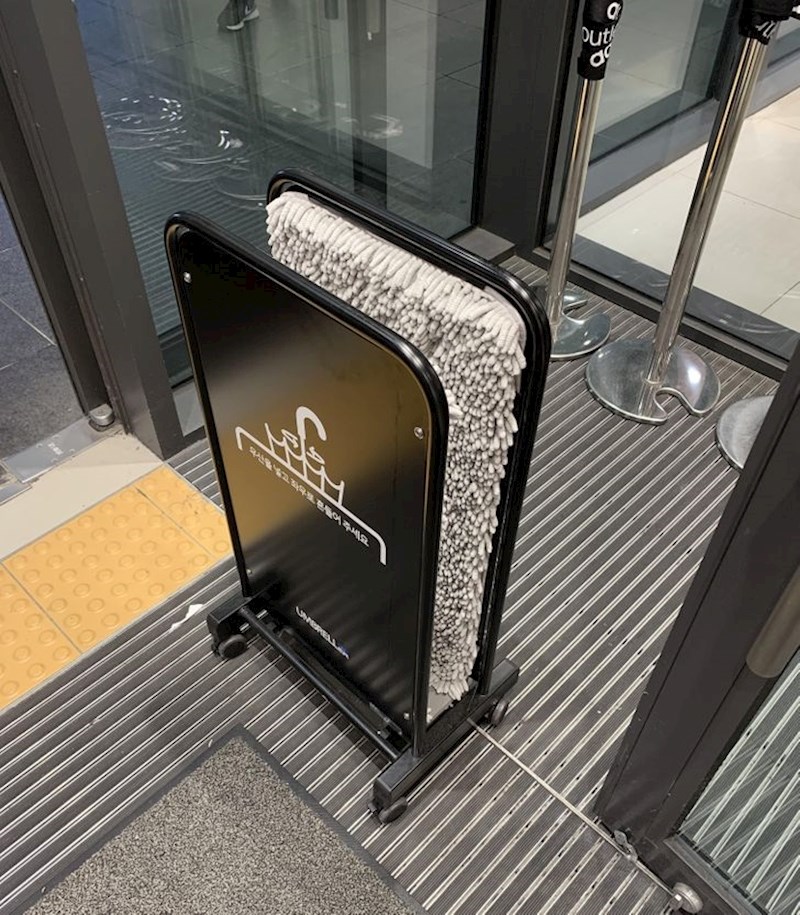 Ovo je čistač kišobrana