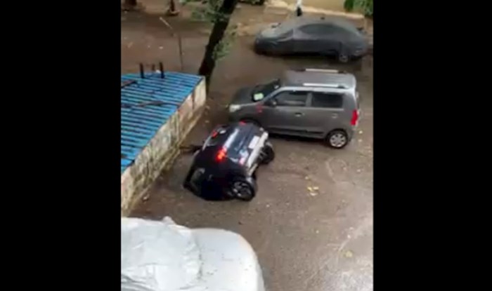 Nevjerojatna snimka: Na parkingu se odjednom otvorila rupa i u sekundi progutala automobil