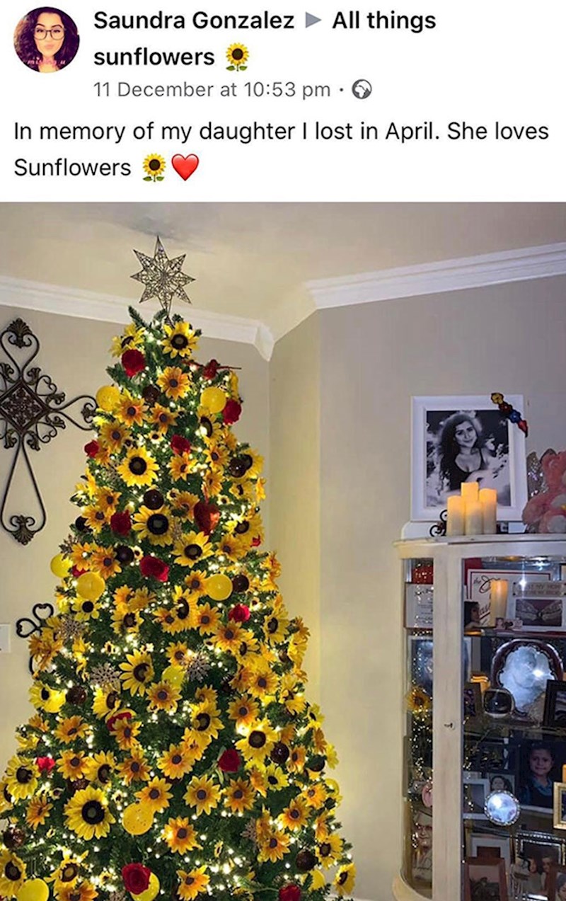U sjećanje na svoju kćer koju je izgubila u travnju, ova žena napravila je bor od suncokreta jer je njena kći obožavala suncokrete.