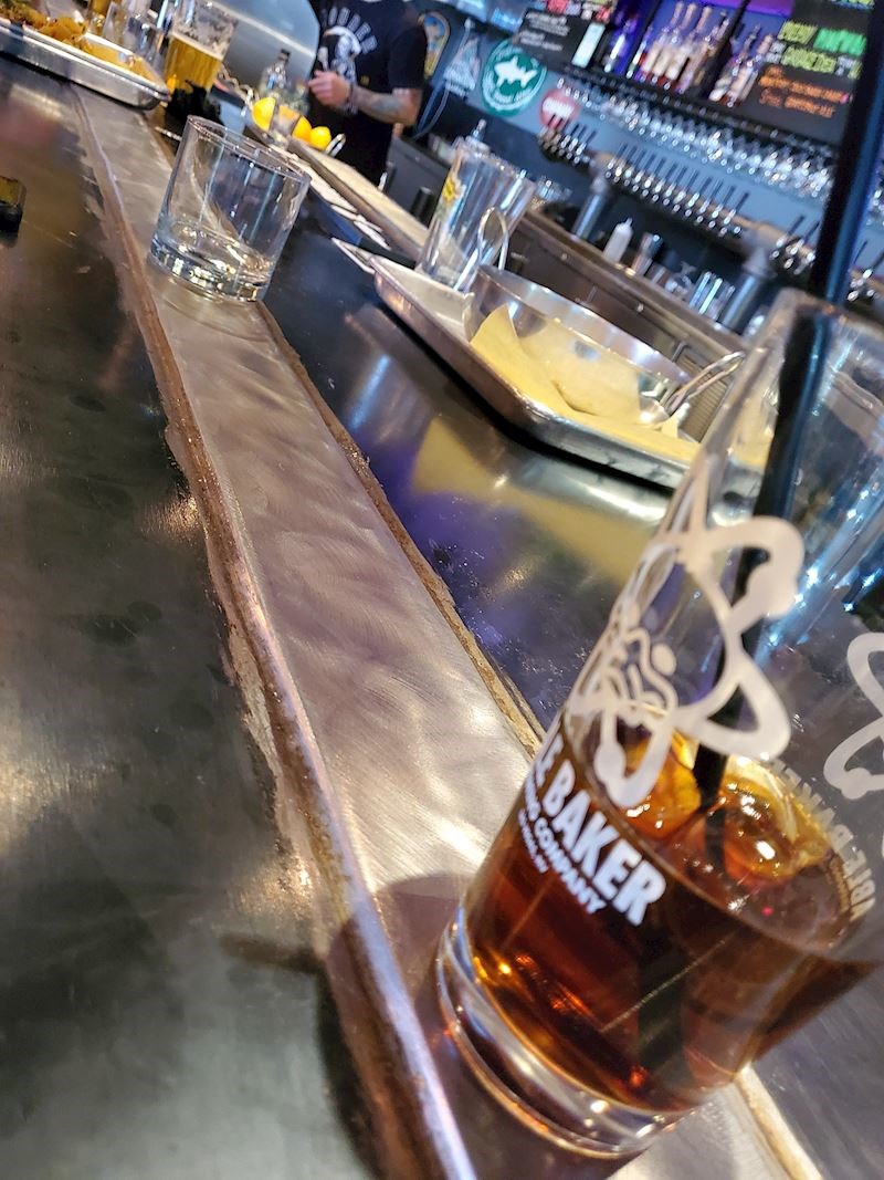 Bar u SAD-u ima šank koji hladi pića