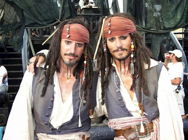 Dvojnik Johnnyja Deppa na setu Pirata s Kariba