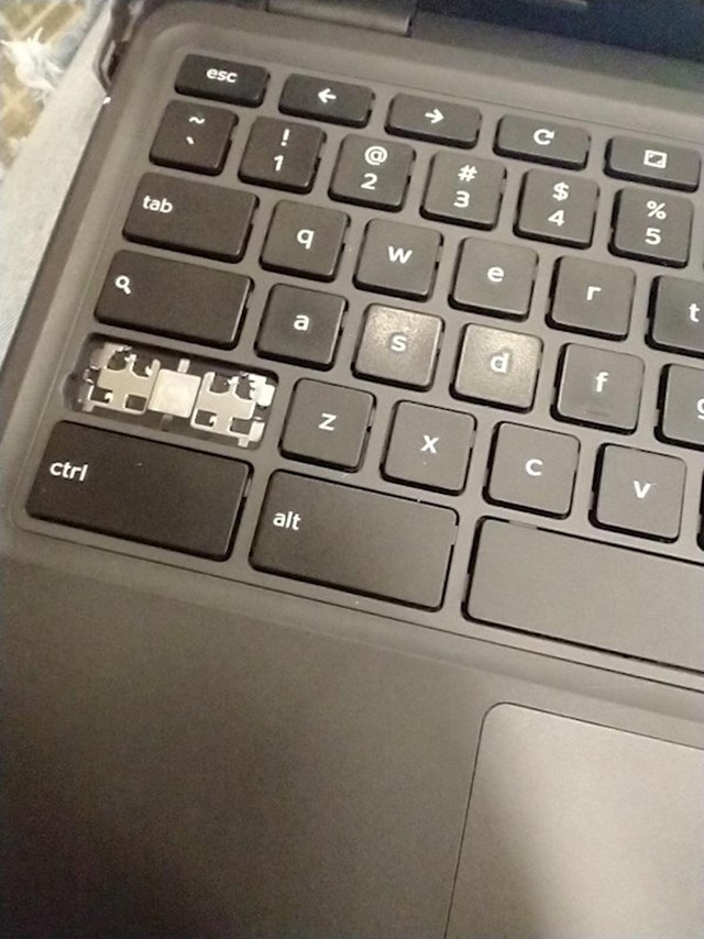 Netko na poslu mu je ukrao tipku shift s laptopa
