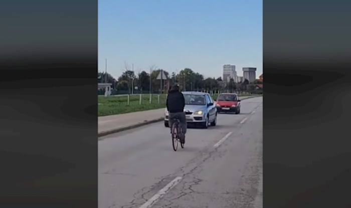 Bizarna snimka iz Čakovca: Ljudi su odmah zvali policiju kad su vidjeli što izvodi tip na biciklu