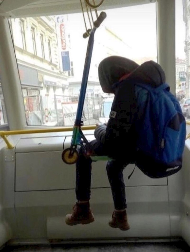 Eto, sad me nitko neće dizati u javnom prijevozu